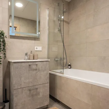 Lazdyneliu Vingis, Free Underground Parking, Long Welcome Appartement *