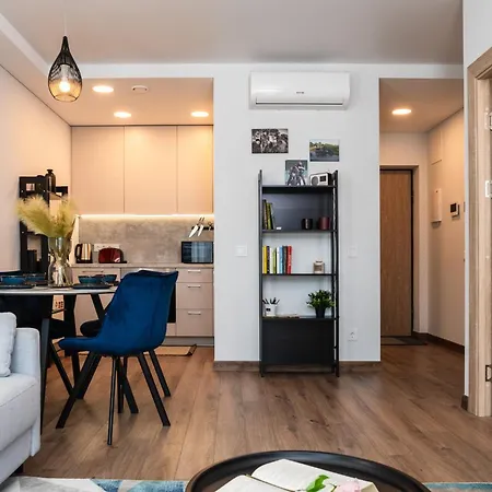 Lazdyneliu Vingis, Free Underground Parking, Long Welcome 维尔纽斯